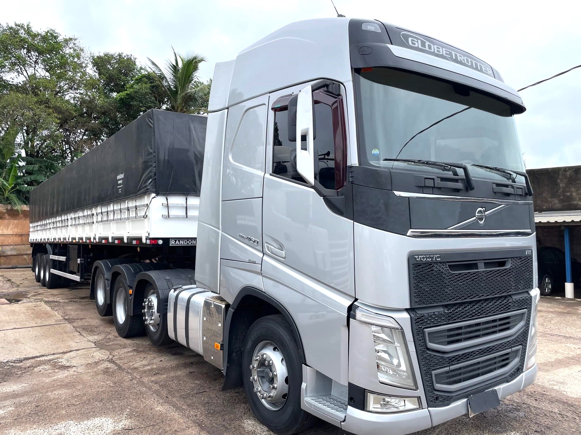 VOLVO FH 460 8X2 COM LS RANDON